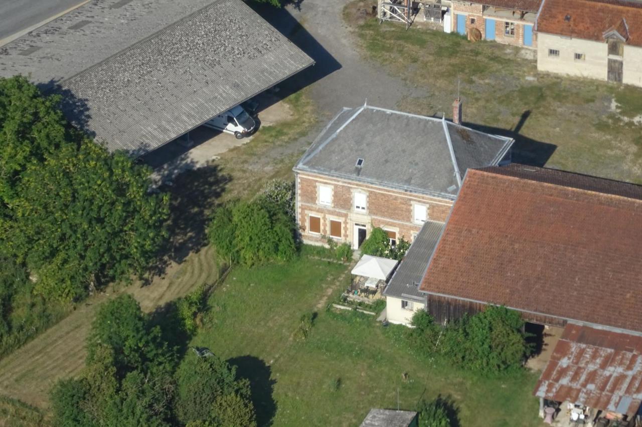 Chambre D'Hotes Fantesstique Berzieux Exteriör bild